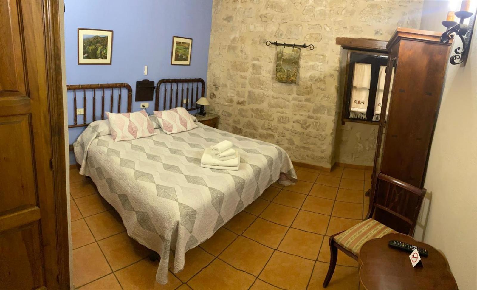 Fonda La Plaza Hotel Valderrobres Exterior photo