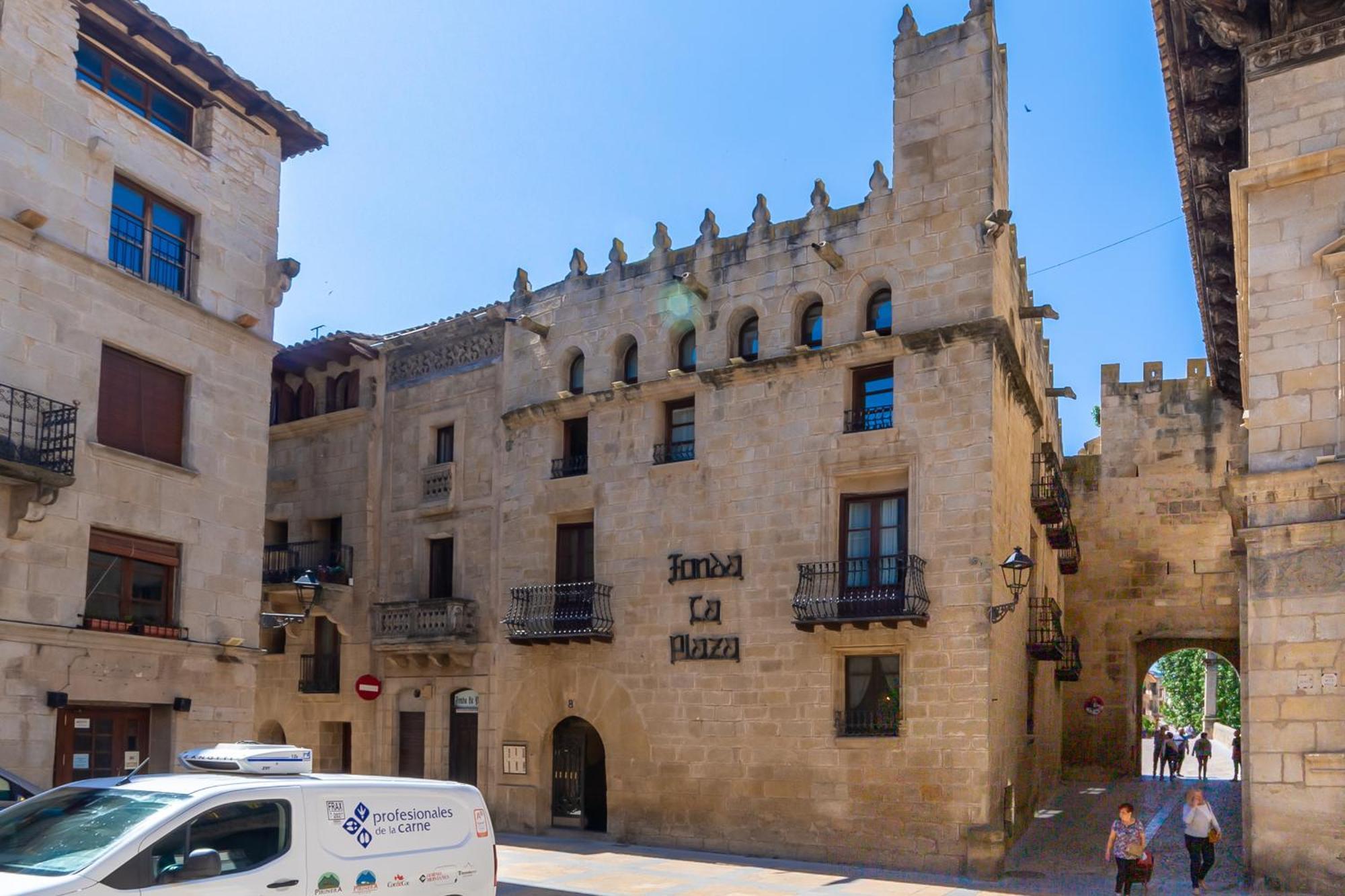 Fonda La Plaza Hotel Valderrobres Exterior photo