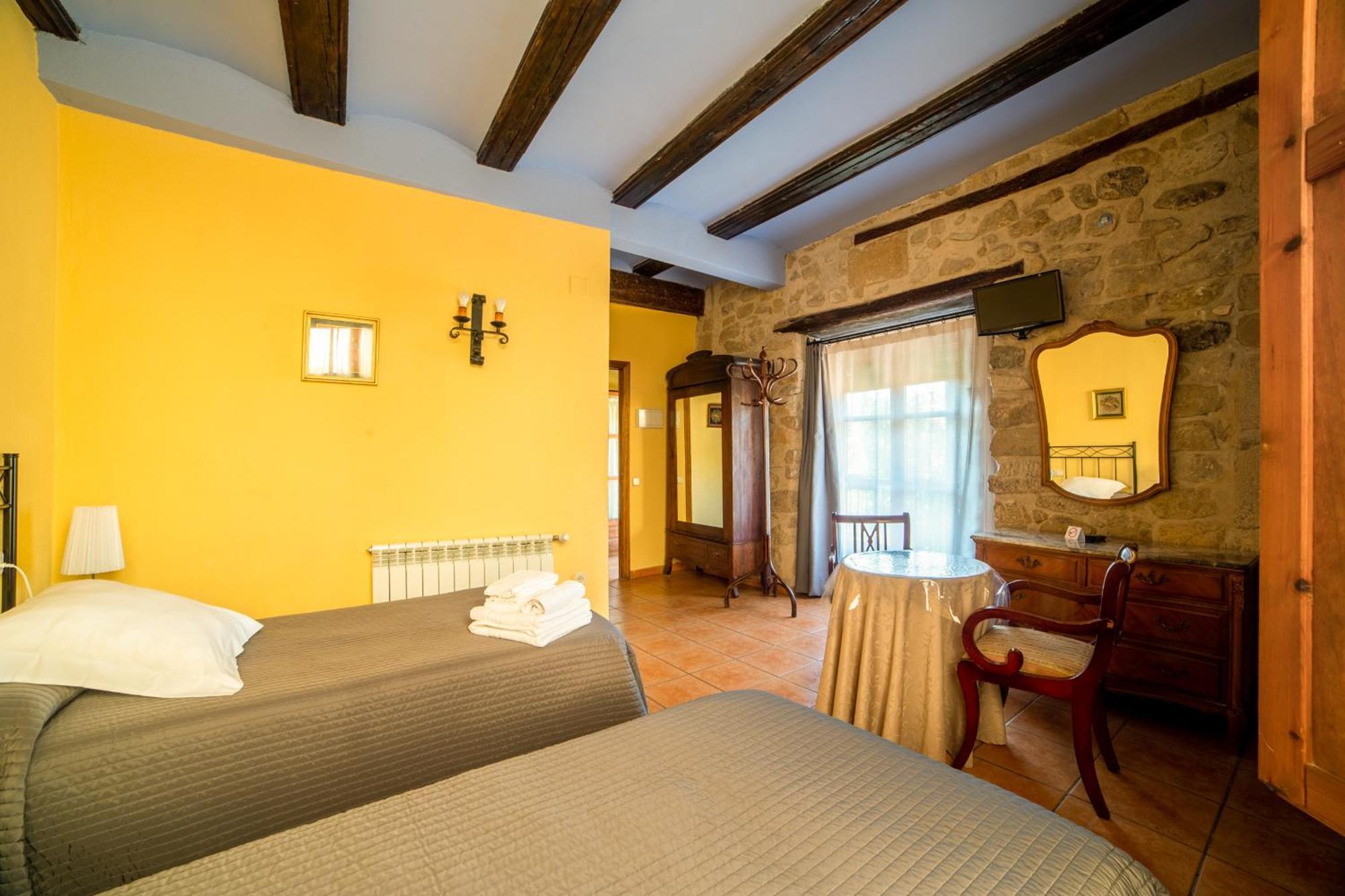 Fonda La Plaza Hotel Valderrobres Exterior photo