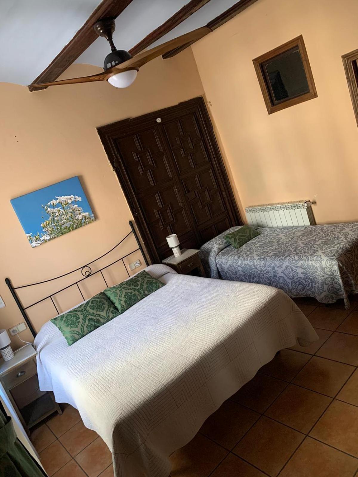 Fonda La Plaza Hotel Valderrobres Exterior photo