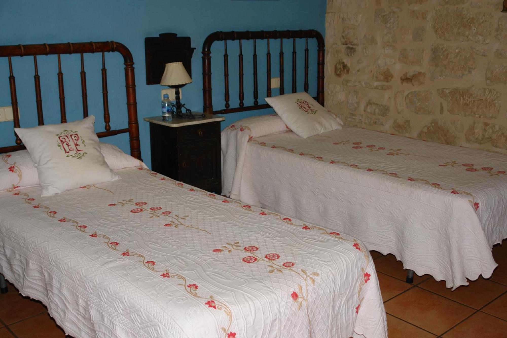 Fonda La Plaza Hotel Valderrobres Exterior photo
