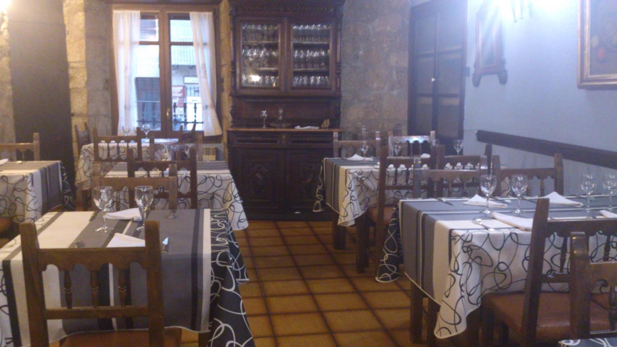 Fonda La Plaza Hotel Valderrobres Exterior photo